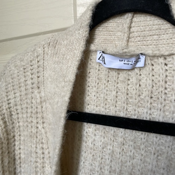 ZARA Chunky Knit Cardigan - great condition, oversized size Small - Picture 4 of 6